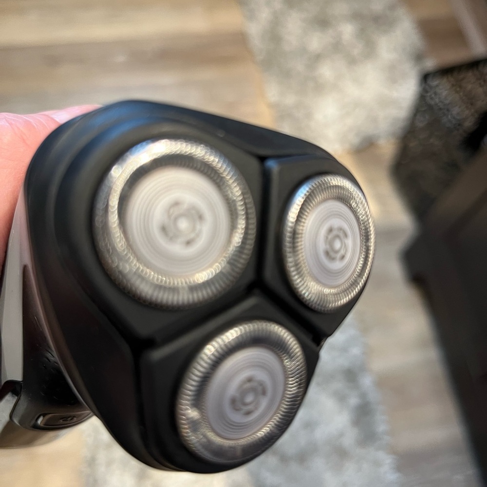 Philips Norelco Shaver 2300